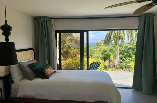 Catalina Tropical Lodge Room 1